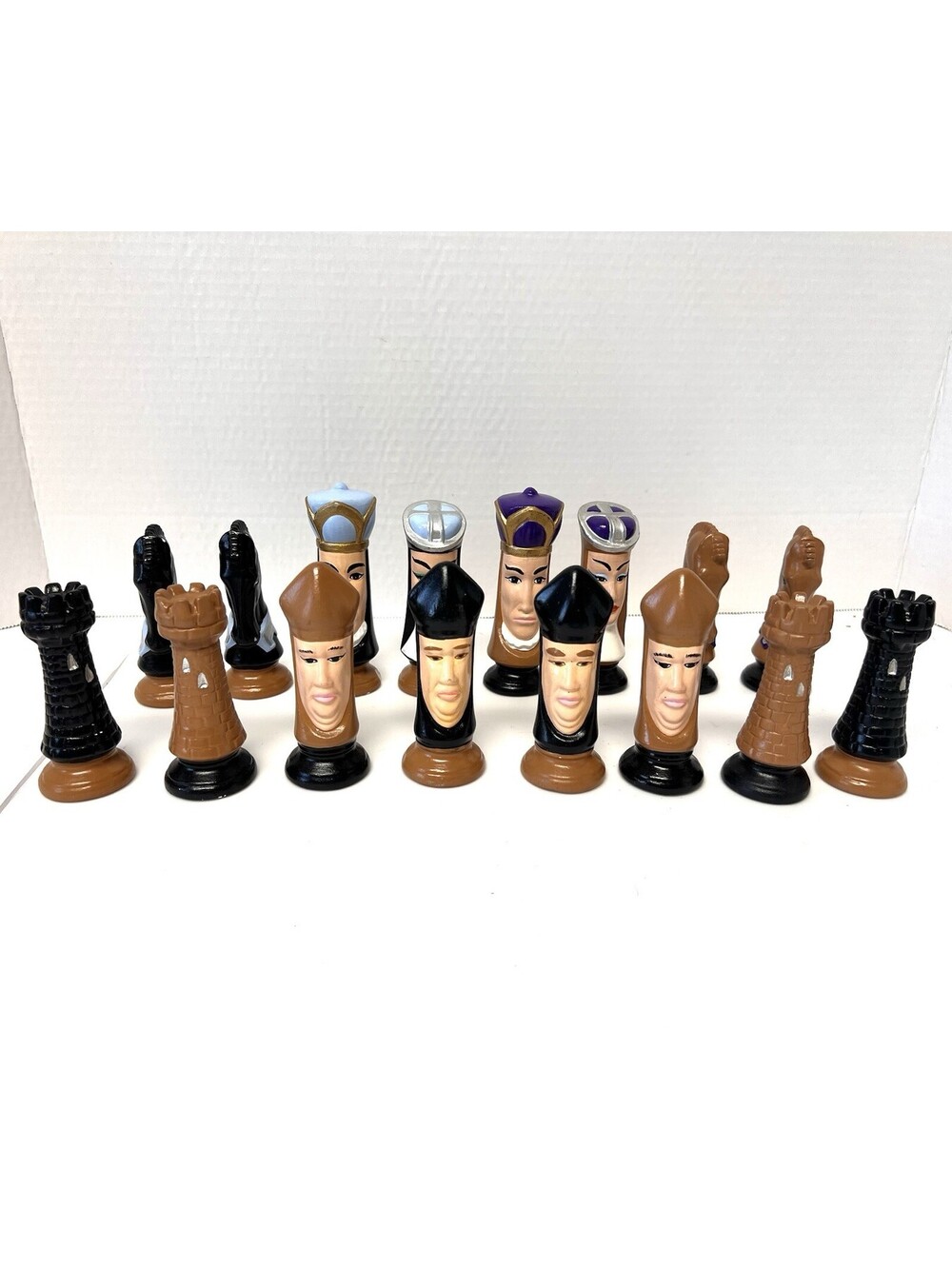 Vtg Duncan Molds Ceramic Medieval Chess Set Hand Painted Brown/Black 31 Pc - Picture 4 of 8
